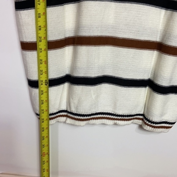 Sleeveless Striped Sweater - Picture 4 of 6